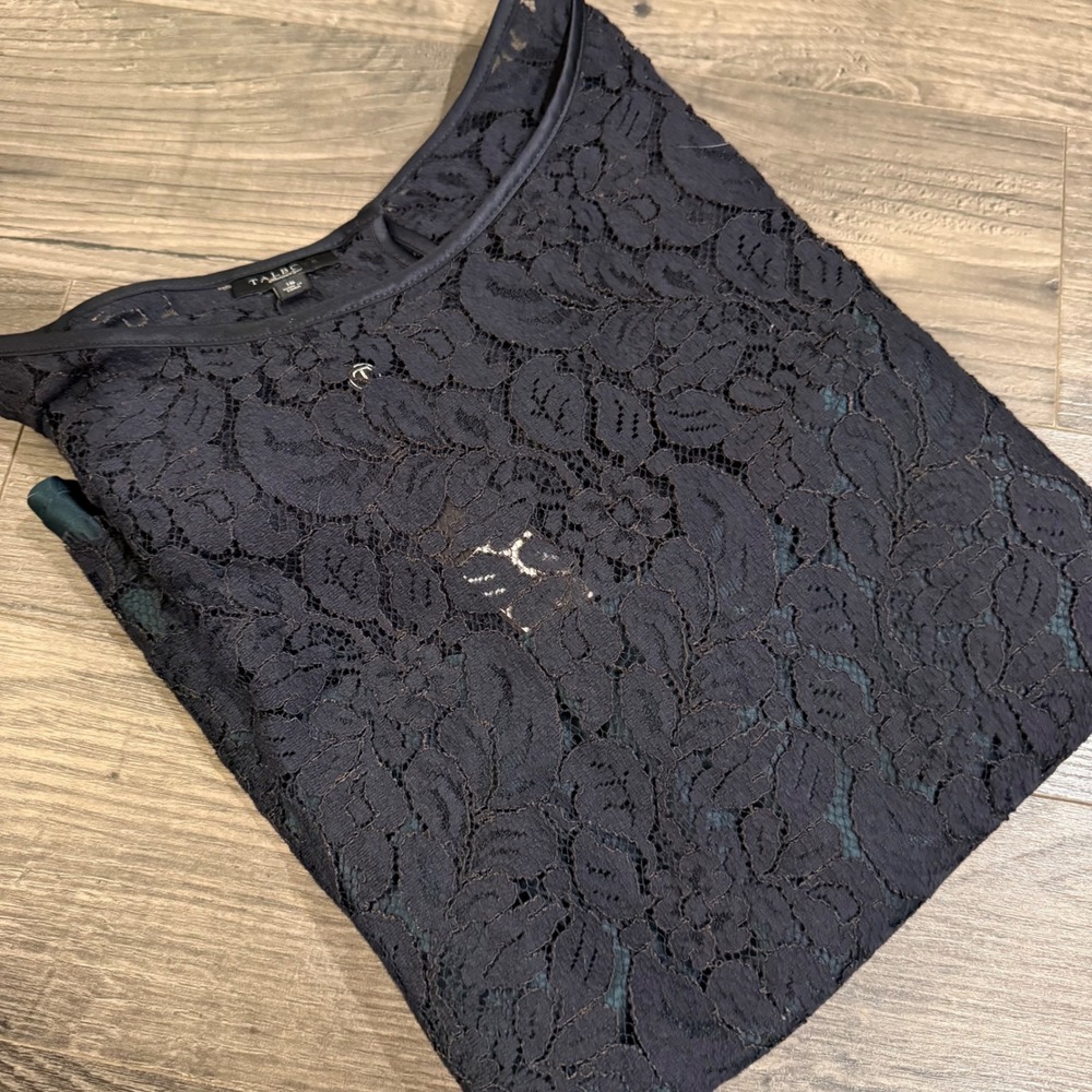 Talbots Navy Blue Floral Lace Short‎ Sleeve Blouse Scallop Hem Size 16 NWT